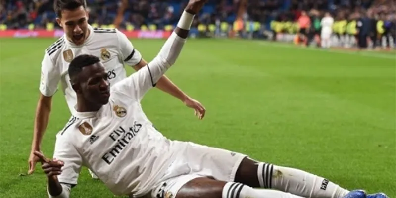 Vinicius được Marcelo ưu ái hơn Raphinha tại ĐT Brazil 2 Vinicius được Marcelo ưu ái trong ĐT Brazil